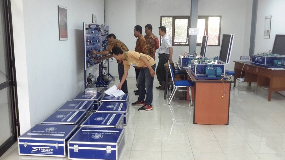 Pelatihan alat praktikum